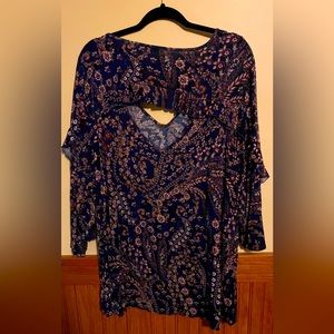Size 3 Maurice’s floral print shirt